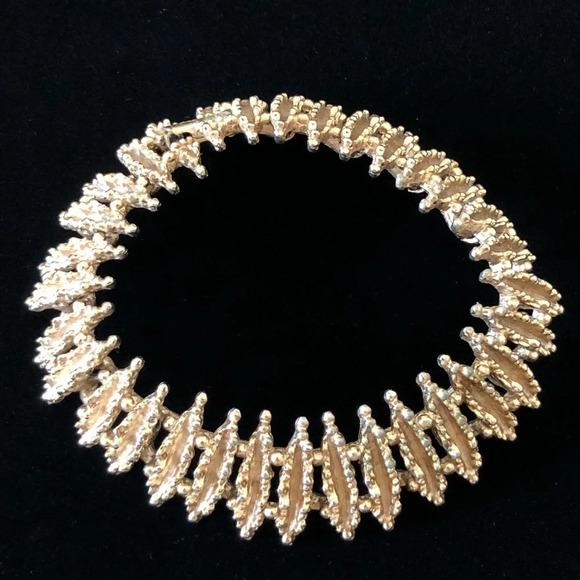 Vtg Avon Gold Tone Spiked Link Bracelet 7” Fashion - Picture 1 of 6